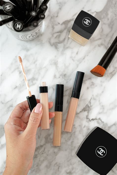 le correcteur de chanel foundation.